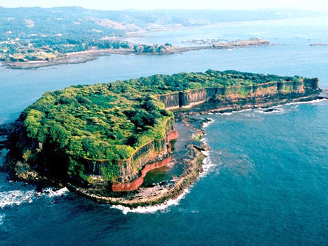 Places to visit in Dapoli- Suvarnadurga fort