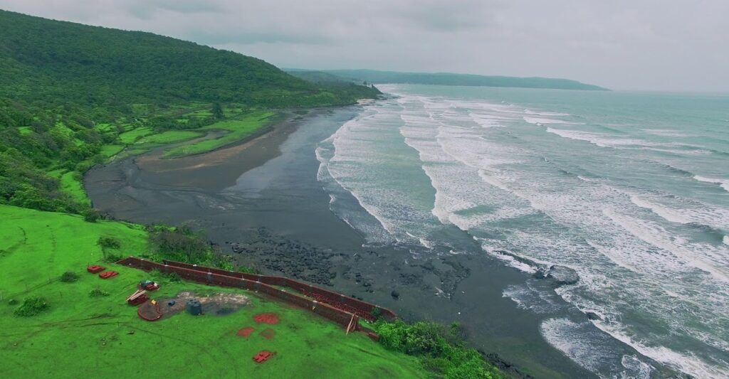 Places to visit in Dapoli-Karde Beach
